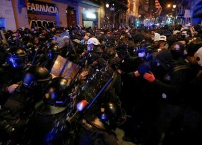 درگیری پلیس با معترضان در بارسلونا ادامه دارد